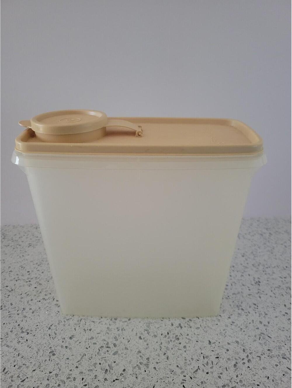 Vtg 8" Tupperware Cereal Keeper Pasta Storage Container Harvest Gold Flip Top